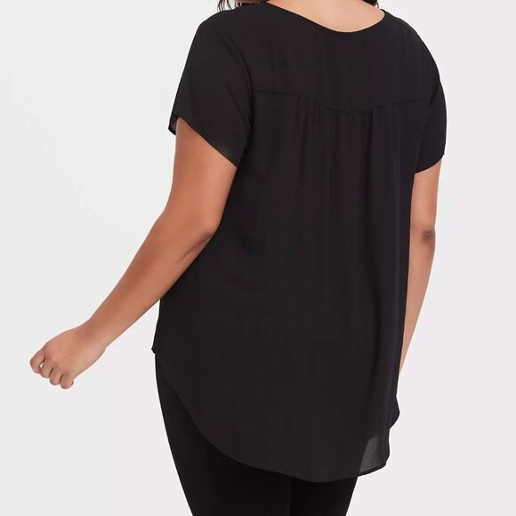 Torrid Deep Black Georgette Zip-Front Blouse in Size 1 (14/16) - Picture 11 of 11